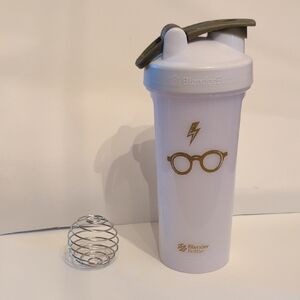 Harry Potter White And Gold Emblem Blender Bottle W/Blender Ball